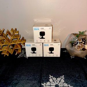 Brand new never opened- Blink Mini indoor plugin HDSecurity Cameras-set of 3